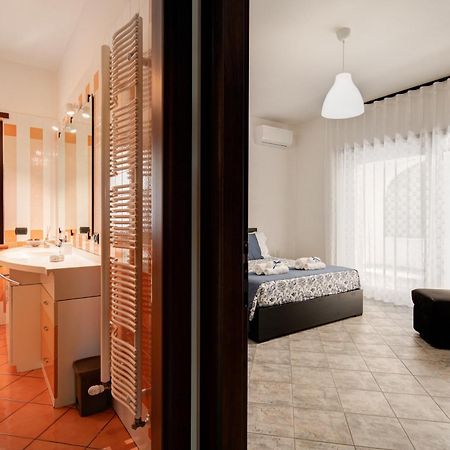 Villa Estia - Nel Cuore Della Valle D'Itria Чистернино Екстериор снимка